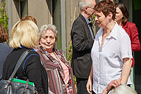 Dr. Ingrid Witzsche im Gespräch mit den Vertreterinnen des Praxisbeispiels "Haus am Kalkgraben" aus Rüdersdorf Foto: Fabian Schellhorn Dr. Ingrid Witzsche im Gespräch mit den Vertreterinnen des Praxisbeispiels "Haus am Kalkgraben" aus Rüdersdorf Foto: Fabian Schellhorn